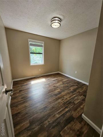 108 Wildrose Place, St Robert, MO 65584