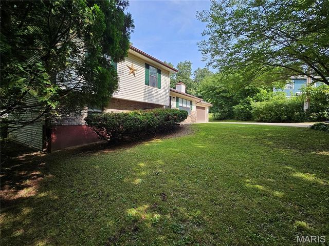 108 Wildrose Place, St Robert, MO 65584