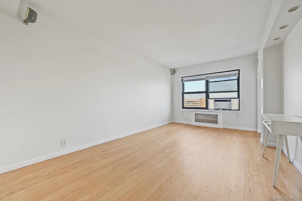 99-05 63rd Drive 14O, Rego Park, NY 11374 — photo 3