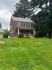 148 West Douglasville Road, Bushkill Twp, PA 18064