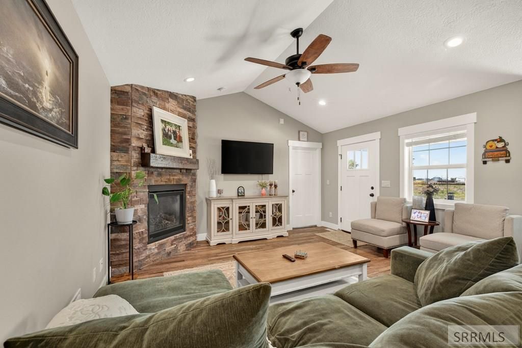 Image 3 of property listing at 206 N 3600 E, Rigby, ID 83442