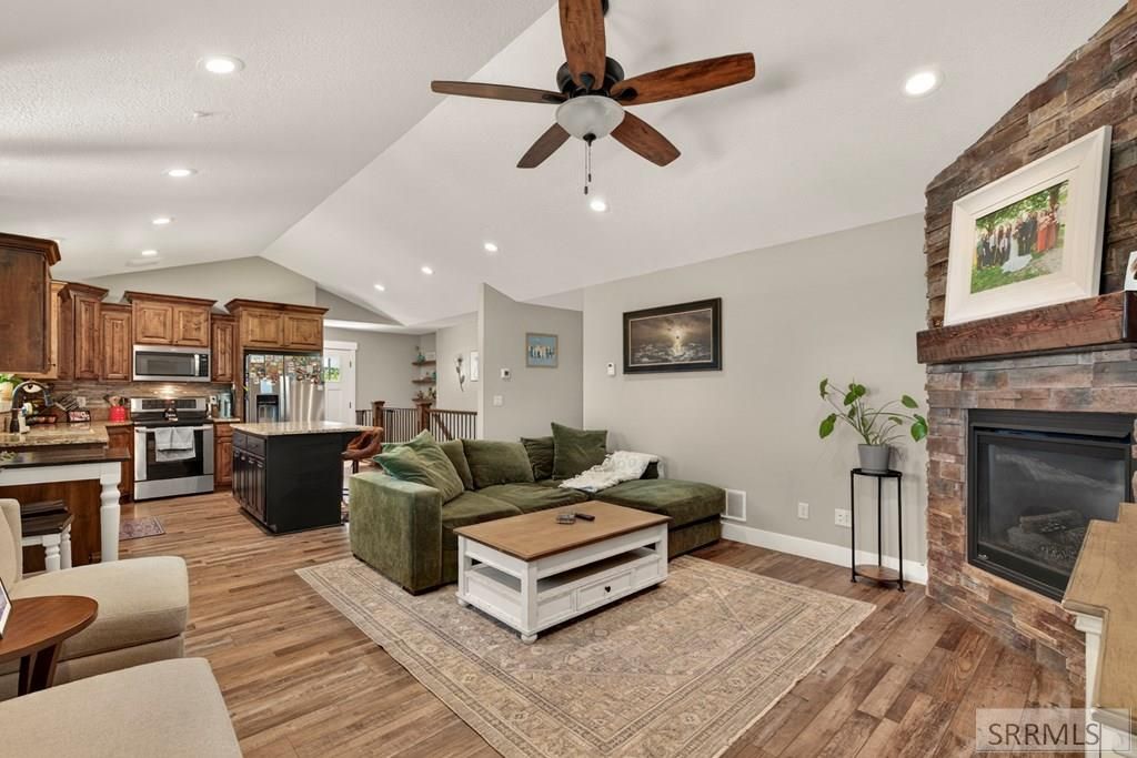Image 4 of property listing at 206 N 3600 E, Rigby, ID 83442