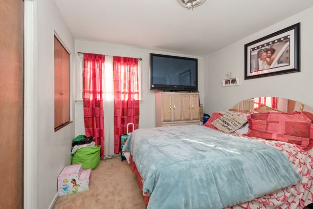 22533 Arquilla Drive, Richton Park, IL 60471