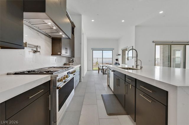 472 Sand Dune Arch Street, Las Vegas, NV 89138