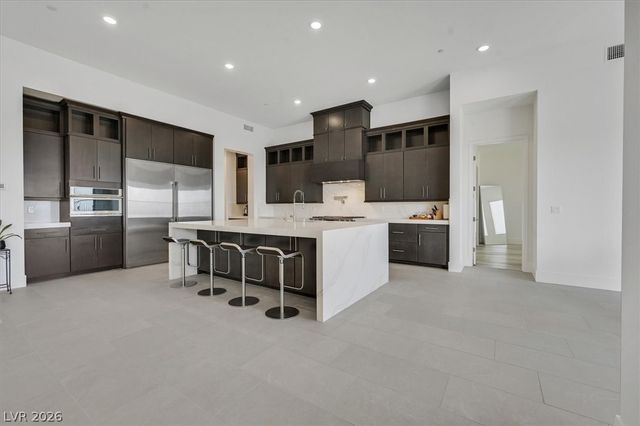 472 Sand Dune Arch Street, Las Vegas, NV 89138