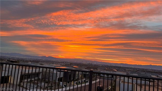 472 Sand Dune Arch Street, Las Vegas, NV 89138