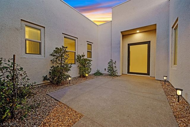 472 Sand Dune Arch Street, Las Vegas, NV 89138