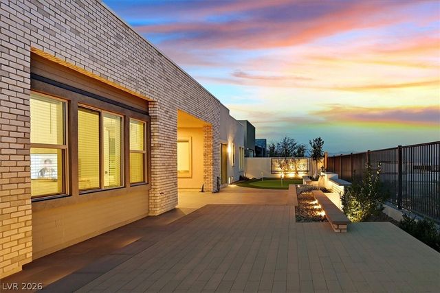 472 Sand Dune Arch Street, Las Vegas, NV 89138