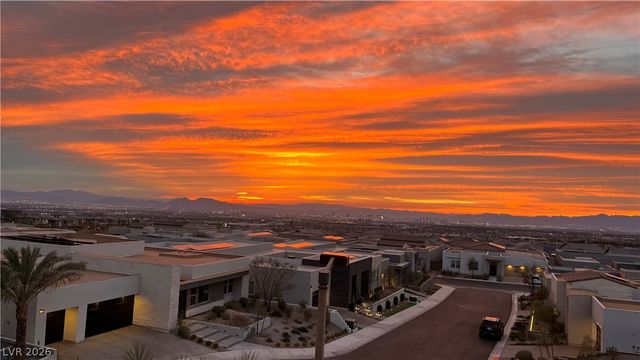 472 Sand Dune Arch Street, Las Vegas, NV 89138