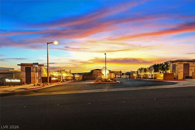 472 Sand Dune Arch Street, Las Vegas, NV 89138