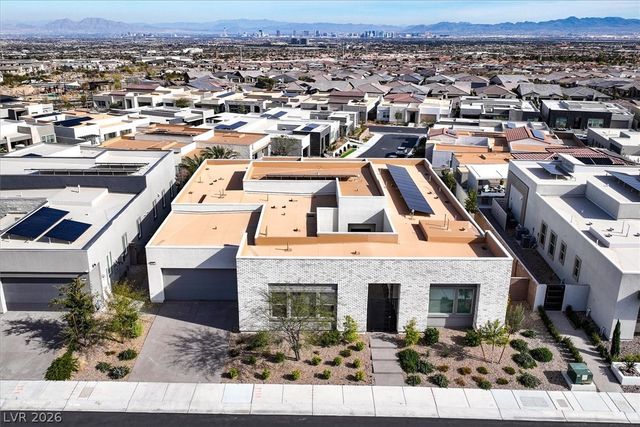 472 Sand Dune Arch Street, Las Vegas, NV 89138