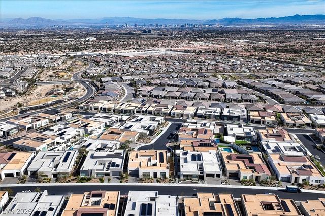 472 Sand Dune Arch Street, Las Vegas, NV 89138