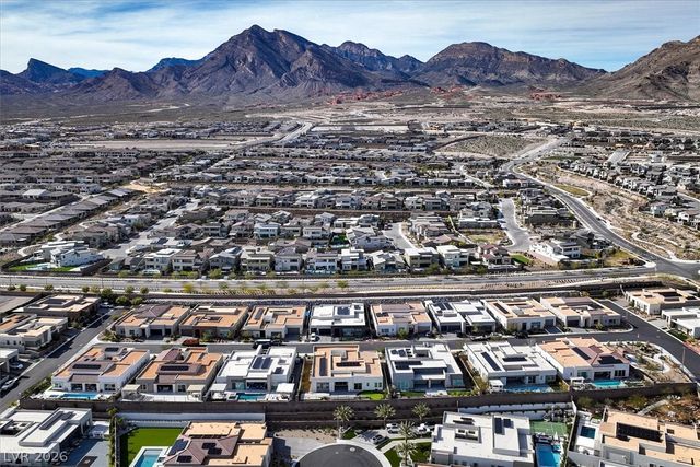 472 Sand Dune Arch Street, Las Vegas, NV 89138