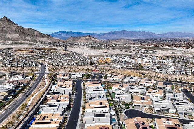 472 Sand Dune Arch Street, Las Vegas, NV 89138