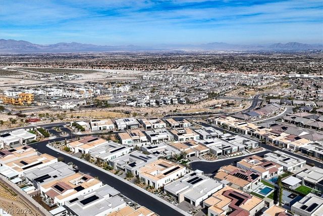 472 Sand Dune Arch Street, Las Vegas, NV 89138