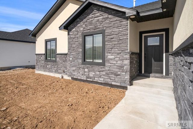 1649 Palm Springs Drive, Idaho Falls, ID 83404