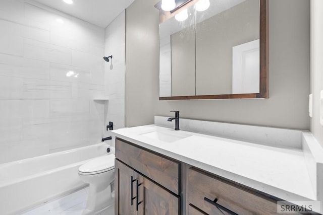 1649 Palm Springs Drive, Idaho Falls, ID 83404