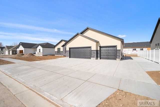 1649 Palm Springs Drive, Idaho Falls, ID 83404