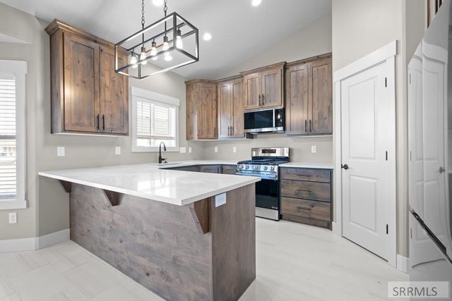 1649 Palm Springs Drive, Idaho Falls, ID 83404