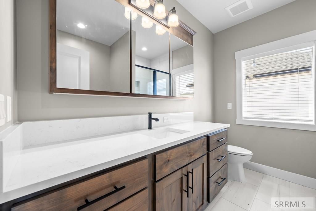 Image 13 of property listing at 1649 Palm Springs Drive, Idaho Falls, ID 83404