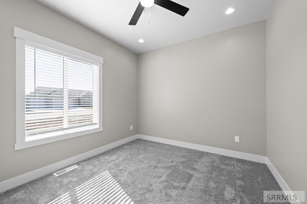 Image 16 of property listing at 1649 Palm Springs Drive, Idaho Falls, ID 83404