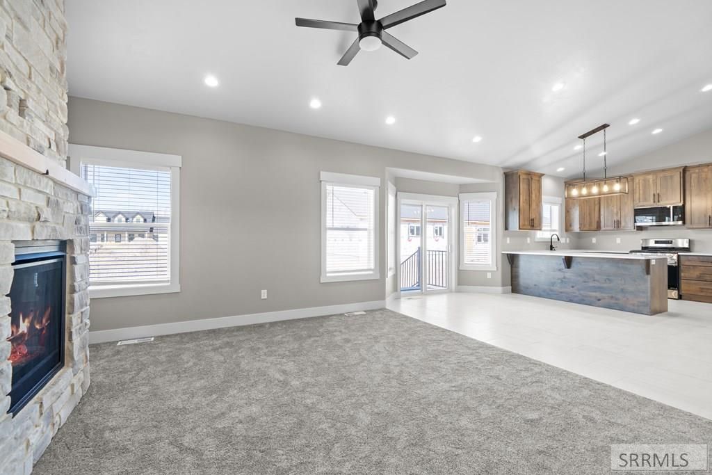 Image 5 of property listing at 1649 Palm Springs Drive, Idaho Falls, ID 83404
