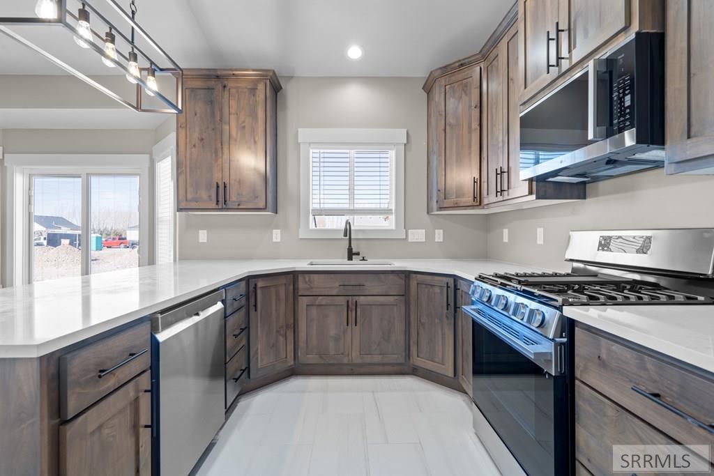 Image 8 of property listing at 1649 Palm Springs Drive, Idaho Falls, ID 83404