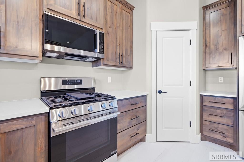 Image 9 of property listing at 1649 Palm Springs Drive, Idaho Falls, ID 83404