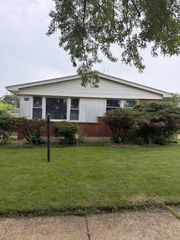 166 Doris Lane, Chicago Heights, IL 60411