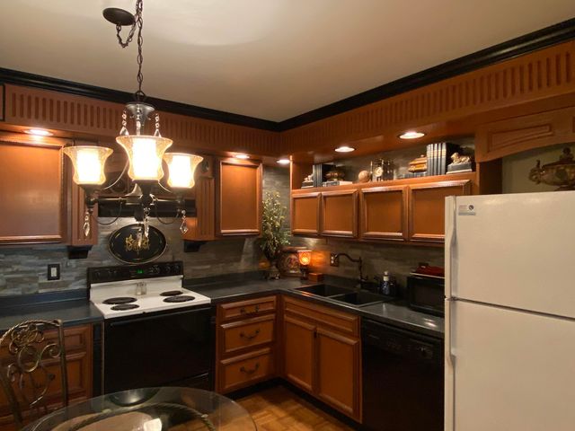 3406 Kim CT APT B24, Roanoke, VA 24018