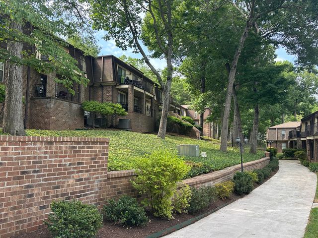 3406 Kim CT APT B24, Roanoke, VA 24018