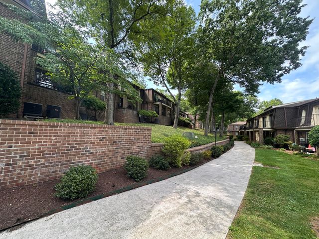 3406 Kim CT APT B24, Roanoke, VA 24018