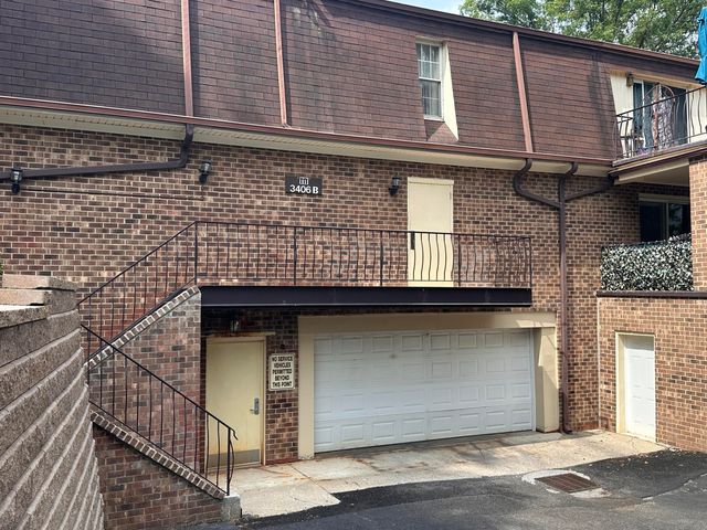 3406 Kim CT APT B24, Roanoke, VA 24018