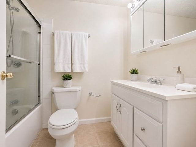 50-56 Broadlawn Park 414, Boston, MA 02467