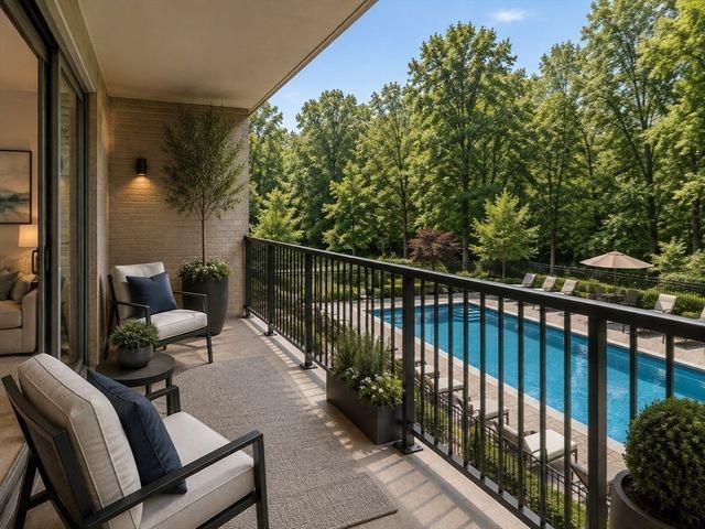 50-56 Broadlawn Park 414, Boston, MA 02467
