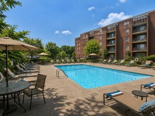 50-56 Broadlawn Park 414, Boston, MA 02467