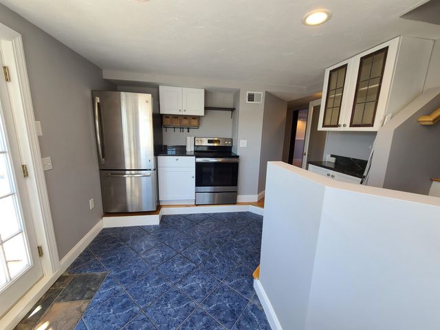 6 Francis Street, Hampton, NH 03842