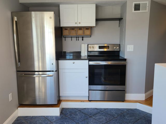 6 Francis Street, Hampton, NH 03842
