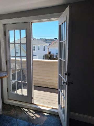 6 Francis Street, Hampton, NH 03842