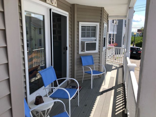 6 Francis Street, Hampton, NH 03842