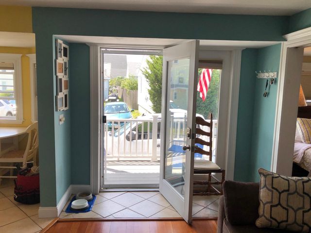 6 Francis Street, Hampton, NH 03842