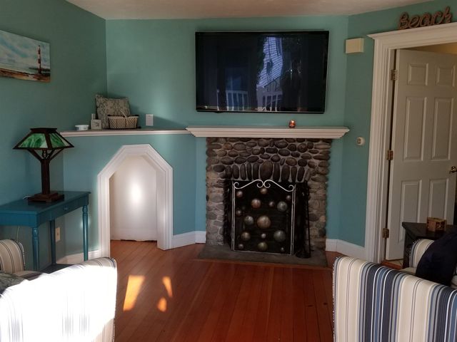 6 Francis Street, Hampton, NH 03842