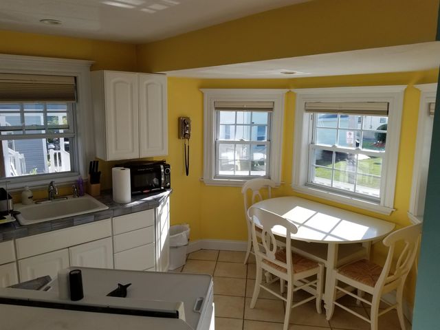 6 Francis Street, Hampton, NH 03842