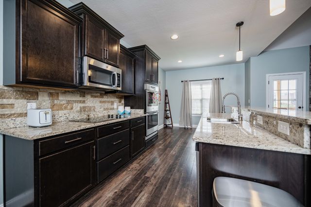 204 Bluebriar Trace, Clarksville, TN 37043