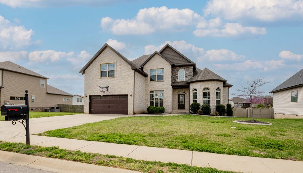 204 Bluebriar Trace, Clarksville, TN 37043