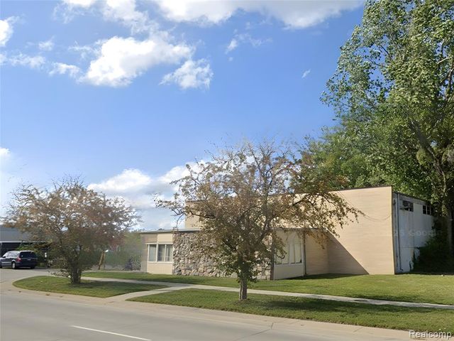 13403 E 9 Mile Road, Warren, MI 48089