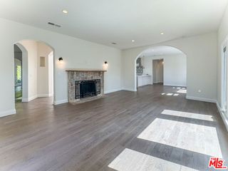 1043 S Plymouth Boulevard, Los Angeles, CA 90019