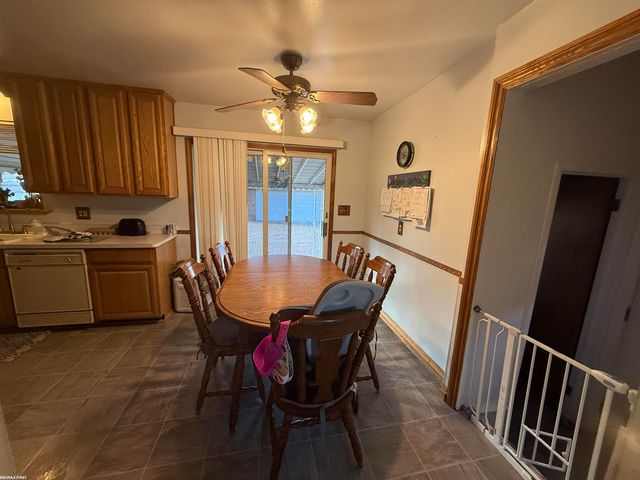 13644 IRVINGTON Court Court, Warren, MI 48088