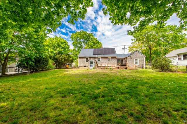 75 Knotty Oak Road, Coventry, RI 02816