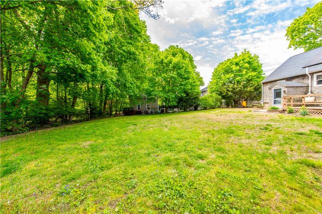 75 Knotty Oak Road, Coventry, RI 02816